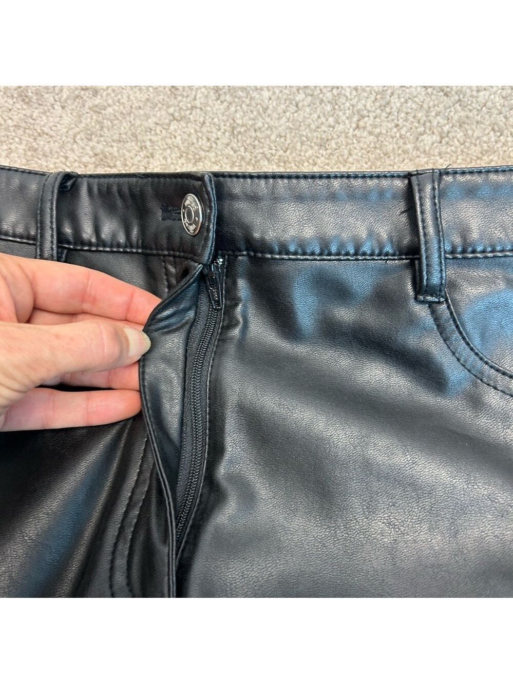 Aritzia Wilfred Adrienne Faux Leather Pleather Vegan Skinny Pant Black Sz 6 - Picture 4 of 14